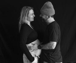Zwangerschapsfotografie in je eigen huis